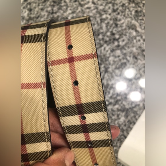 Authentic Burberry belt, with original box - Picture 2 of 5